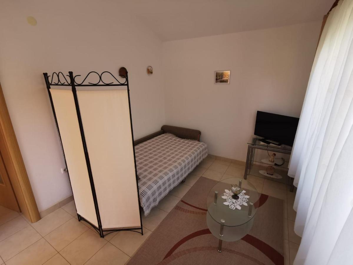Apartman Zora Podstrana Luaran gambar