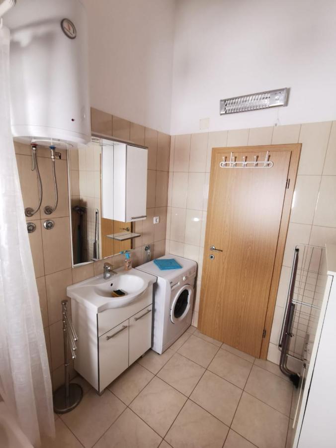 Apartman Zora Podstrana Luaran gambar