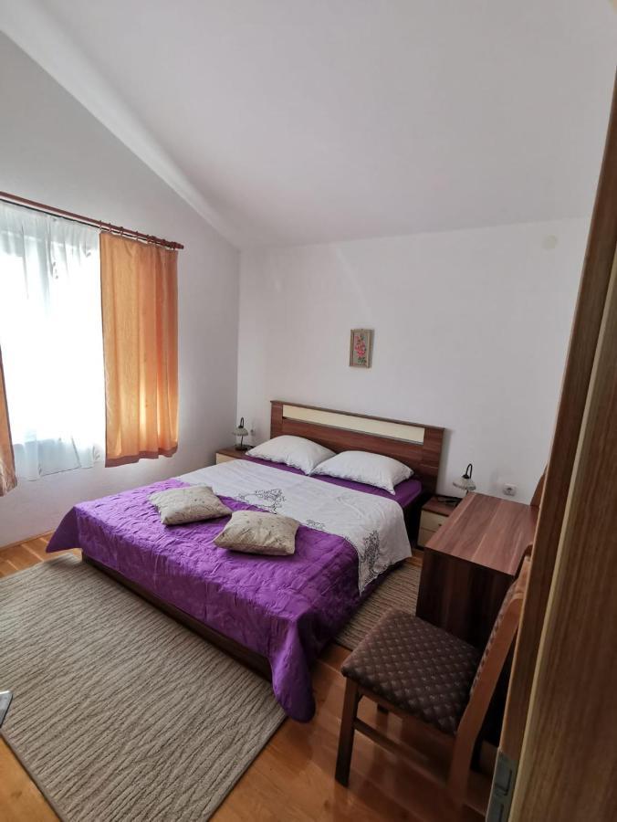 Apartman Zora Podstrana Luaran gambar