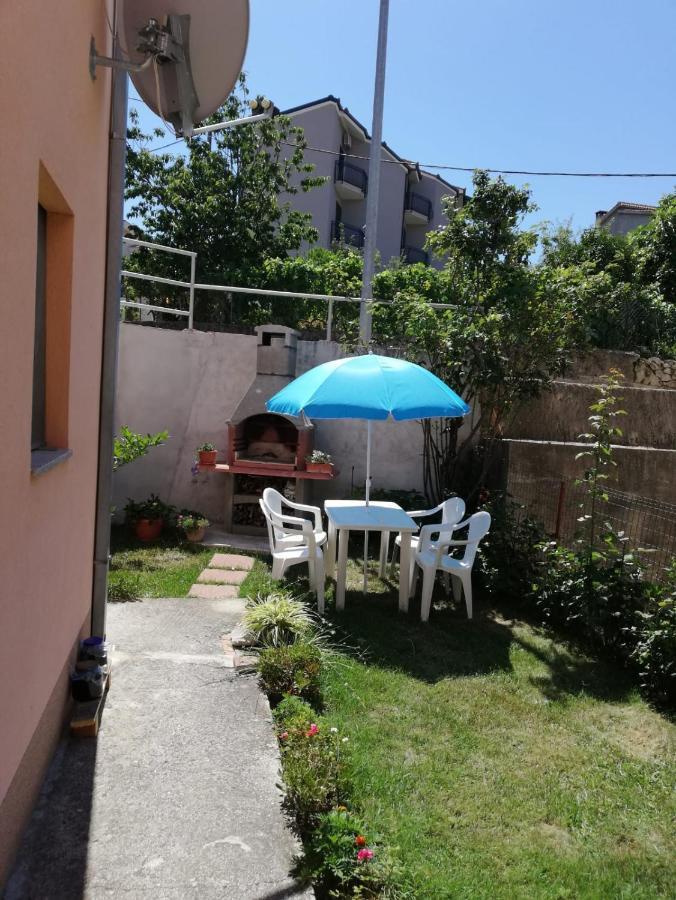 Apartman Zora Podstrana Luaran gambar